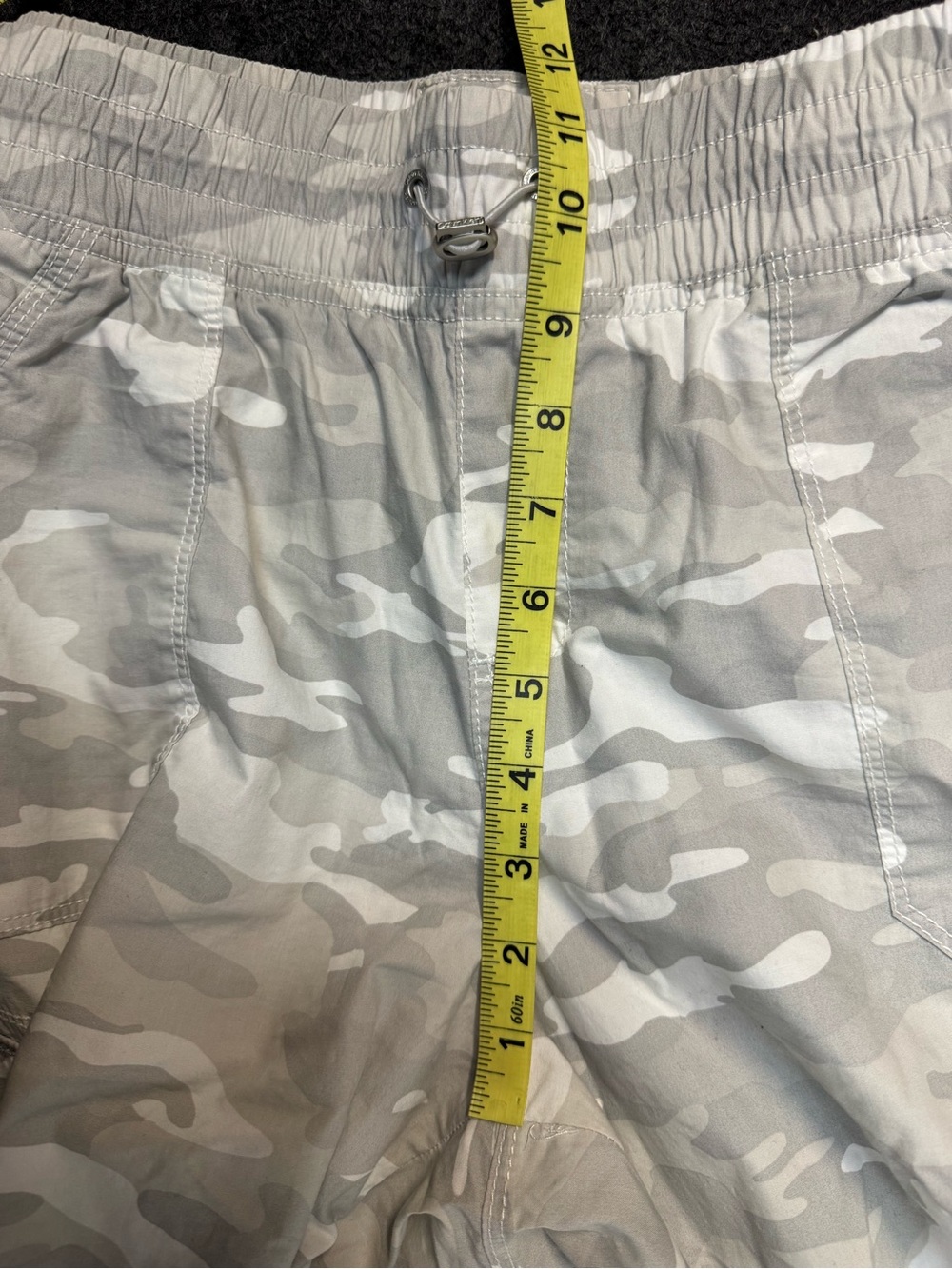 Calvin Klein Performance women's crop cargo pants in a grey and white camouflage - Picture 6 of 6